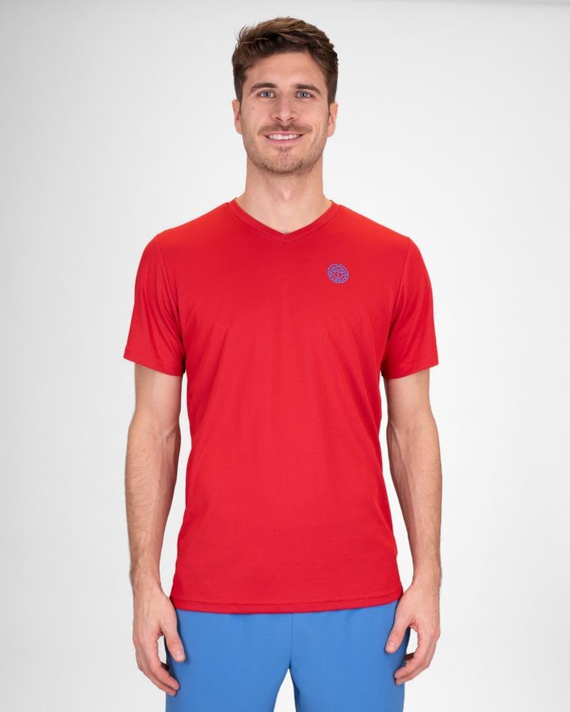 BIDI BADU Herren Tennis T-Shirt in Rot und Blau auf einem Sportler